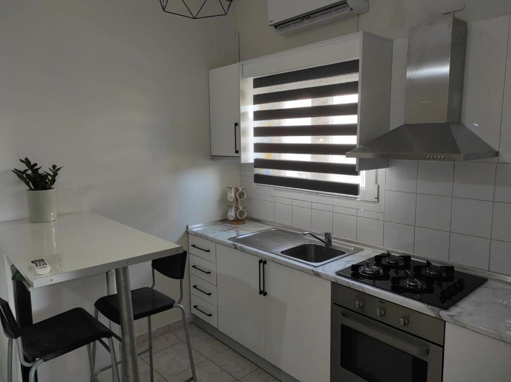 Ina'S Apartments Lefkimmi  Ngoại thất bức ảnh